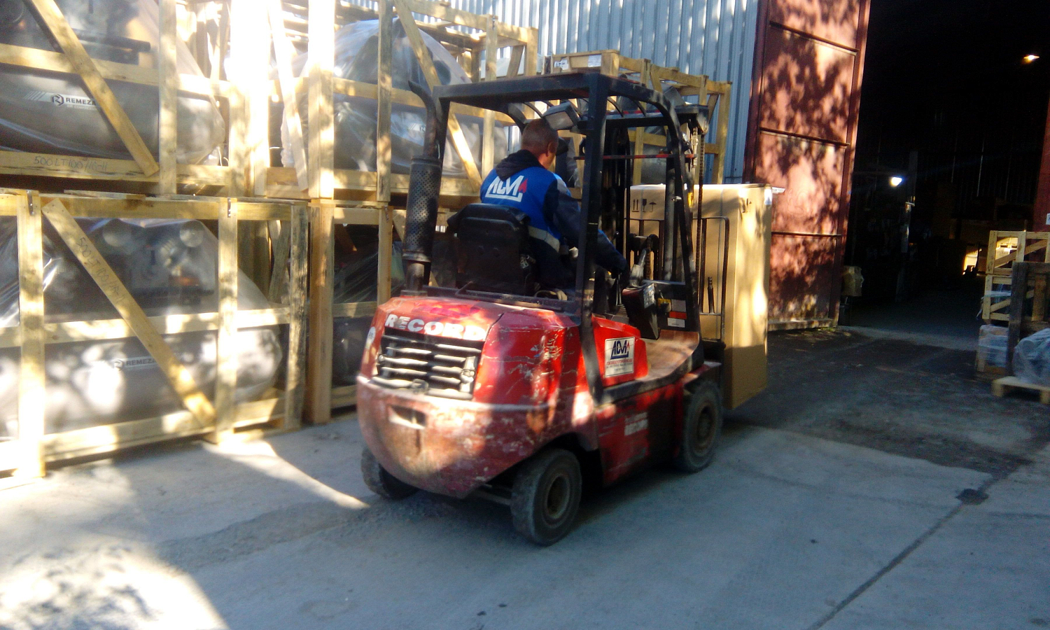 Отгрузка поршневого компрессора клиенту в Люберцы