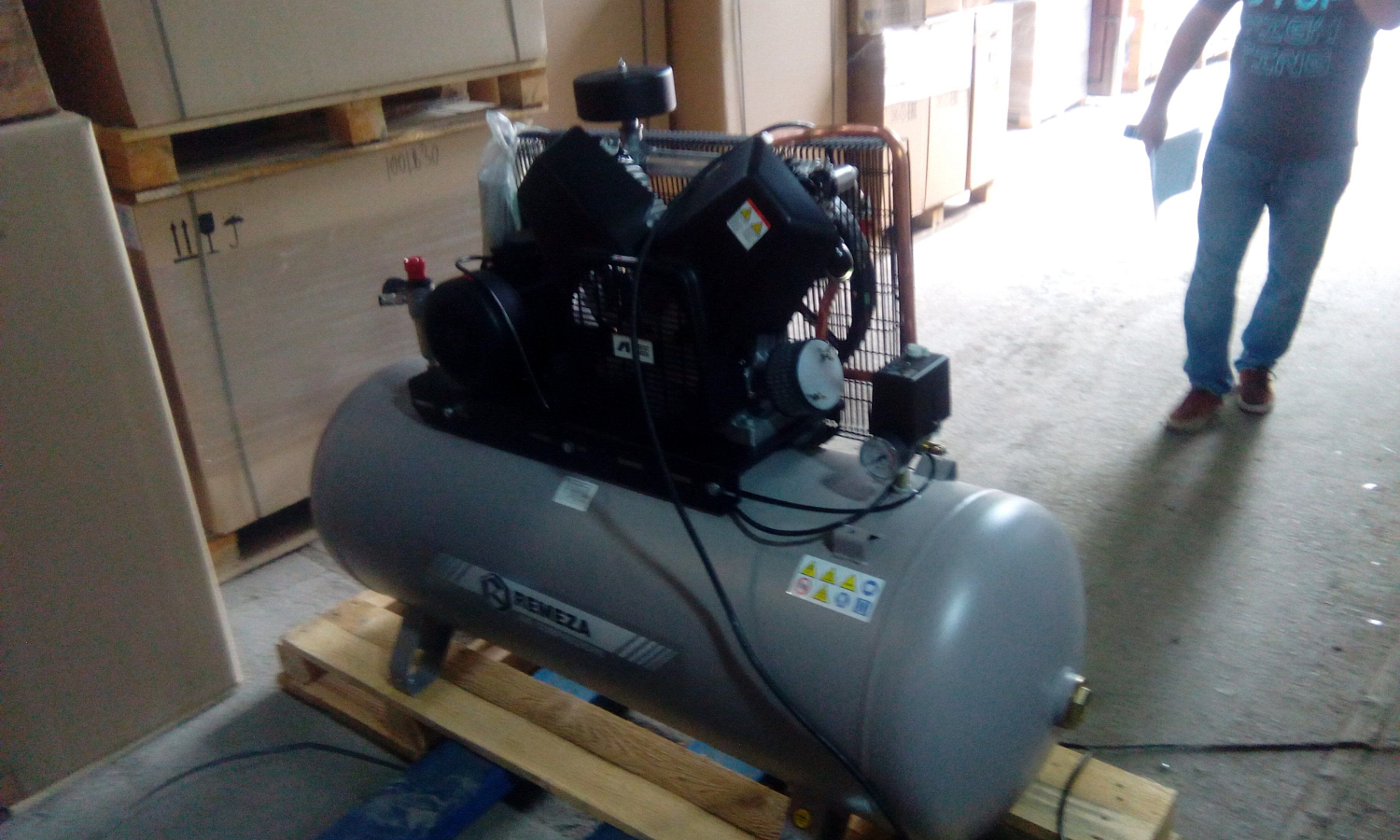 Поршневые компрессоры Remeza и АСО Бежецк клиенту в регион