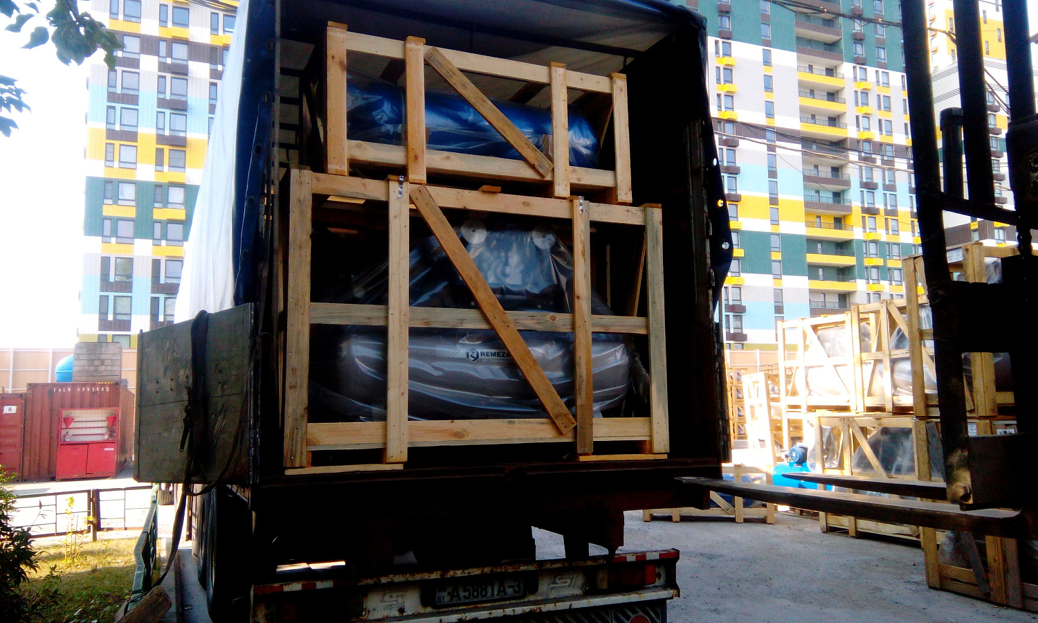 Поступление поршневых компрессоров и ресиверов Remeza на склад